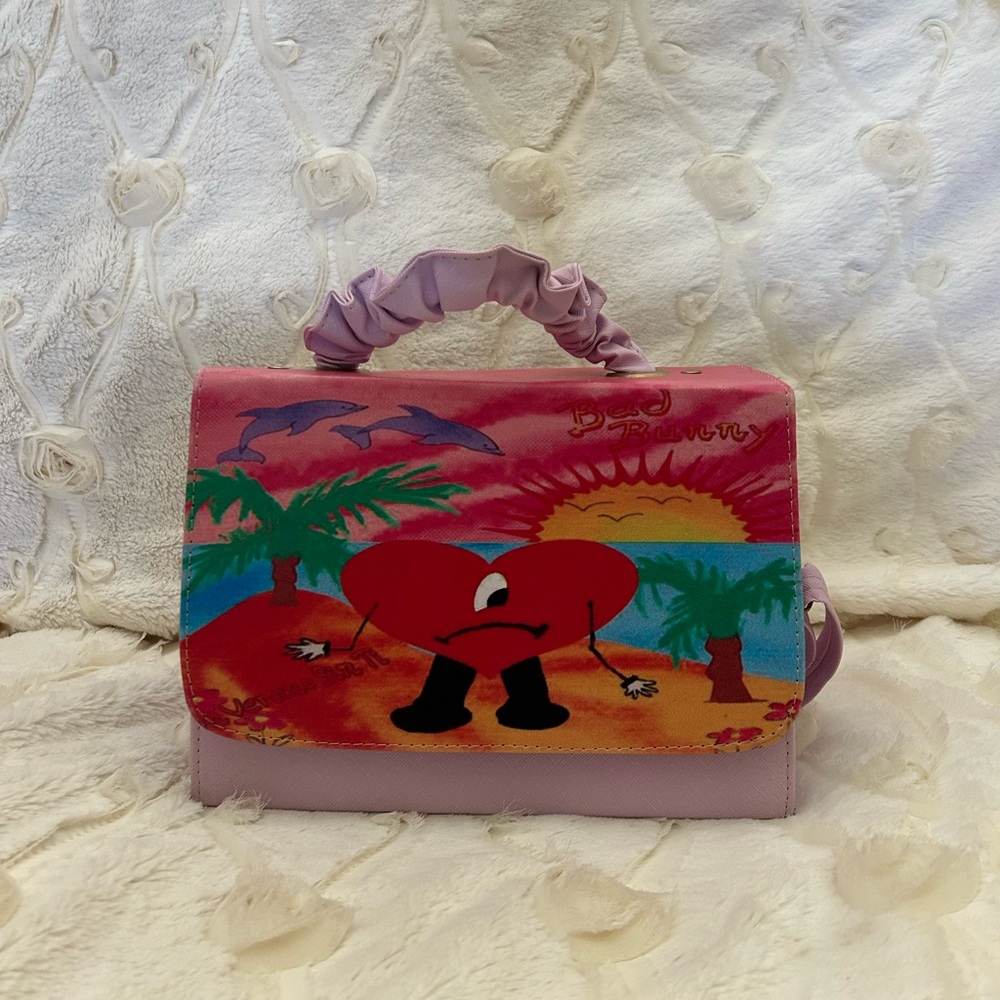 BAD BUNNY PURSE!, HOT! UN VERANO SIN TI, BRAND NEW, ONE OF A KIND! 💖